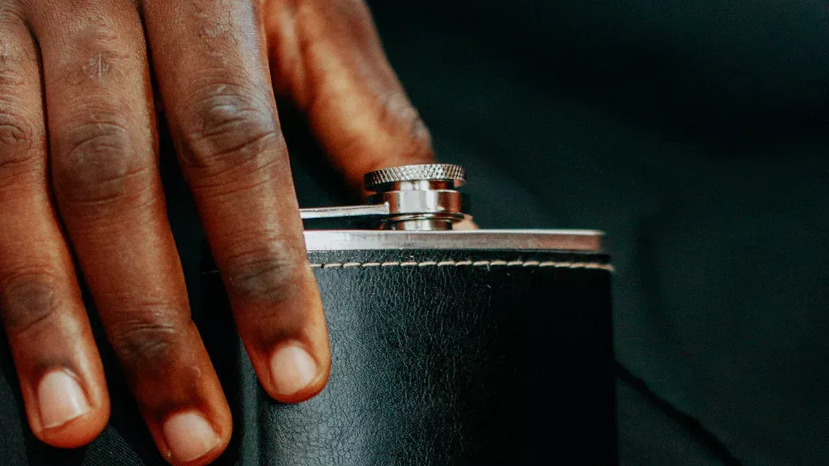 apakah kelalang tahan karat pinggul