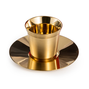 Cawan kopi keluli tahan karat dan hidangan yang ditetapkan dengan sudu